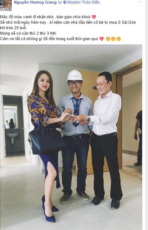 Hương Giang, cô cho biết: “Toàn bộ không gian căn nhà do Giang đề xuất và đưa ý tưởng tổng quan. Sau đó, Giang nhờ kiến trúc sư hiện thực hóa ý tưởng. Đặc biệt, căn nhà được bố trí khoa học để thuận tiện trong sinh hoạt hàng ngày. Riêng phòng ngủ, Giang lựa kiểu và tông màu tối tạo cảm giác lặng và rất “tĩnh”. Ngoài ra, Giang sẽ trang trí cây xanh bình hoa để không gian sống động và lung linh”.