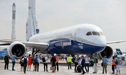 Triển lãm về kỹ nghệ hàng không và vũ trụ - Paris Air Show 2017 khai mạc từ ngày 19/6 nhưng đến 20/6 mới có nhiều hoạt động chính thức.