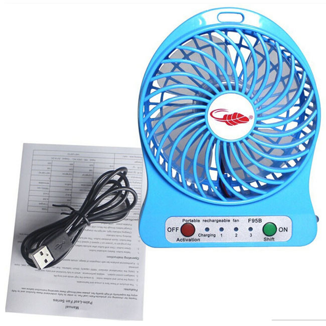 Nhiều chuyên gia khuyến cáo, những thiết bị chống nóng mini như tủ lạnh, quạt cầm tay… khá thuận tiện khi sử dụng song cổng USB cũng tạo ra nhiều lỗi khi người dùng gắn các thiết bị ngoại vi vào. Ảnh: Banbuonsieure.