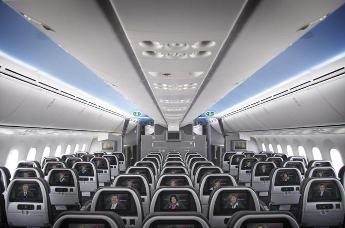 Hãng hàng không American Airlines cung cấp vé cho các hạng ghế: hạng nhất, hạng thương gia và hạng phổ thông. Ảnh: Skift.