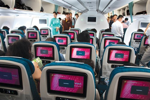 Với chiều ngang lọt lòng của cabin hành khách dài tới 5,61 mét, hành khách ngồi ở hạng ghế phổ thông sẽ có cảm giác thoải mái hơn nhiều so với máy bay khác. Ảnh: Doanhnhasaigon.