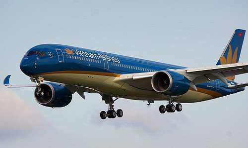 Theo thông tin mới nhất từ Vietnam Airlines, hãng sẽ chi khoảng 2.100 tỷ đồng đầu tư để mua 18 chiếc máy bay mới, trong đó bao gồm 10 chiếc A350-900XWB và 8 máy bay B787-9. Ảnh: Flickr.