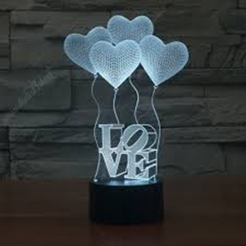Dây đèn led 3D bóng bay hình trái tim tạo điểm nhấn ấn tượng cho căn nhà. Ảnh: Internet.