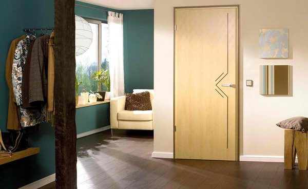 Cửa gỗ phẳng với thiết kế thanh lịch tạo điểm nhấn sang trọng. Nguồn ảnh: Homedesign.