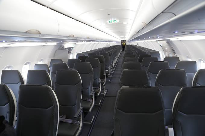 Máy bay A321neo của hãng hàng không Bamboo Airways trang bị 204 chỗ ngồi, chia thành hai hàng riêng biệt, trong đó có 196 ghế phổ thông.