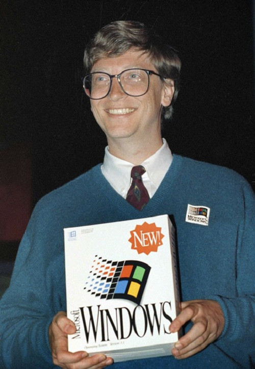 Tỷ phú Bill Gates thường xuyên kết bạn với những người cùng chí hướng hoặc “tiền bối” trong nghề. Đây là một trong những cách giúp ông học hỏi được ở họ những kiến thức, kinh nghiệm thực tế mà chẳng sách vở hay trường lớp nào đào tạo.