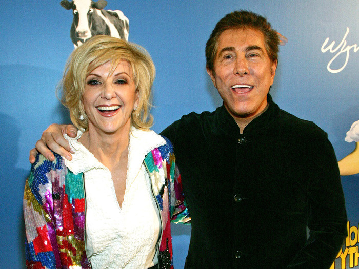 Ông trùm sòng bạc Steve Wynn và vợ Elaine Wynn kết thúc cuộc hôn nhân lần hai bằng một thoả thuận trị giá 1 tỷ USD cho bà Elaine.