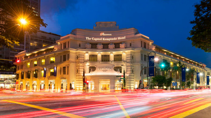 Khách sạn Capitol Kempinski (Singapore) có thiết kế nội thất cực kỳ sang trọng, pha trộn nét hiện đại và truyền thống với 157 phòng, một spa, phòng gym, phòng họp, quán bar, nhà hàng....
