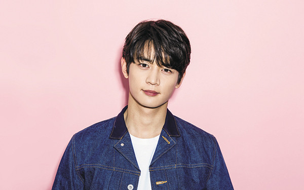 SHINee Minho sẽ bắt đầu chuyến lưu diễn gặp gỡ người hâm mộ trên khắp Châu Á. Buổi diễn đầu tiên được tổ chức vào 16/2 tại Seoul. Sau đó anh sẽ tới Nhật Bản vào tháng 2 và Thái Lan, Đài Loan trong tháng 3.