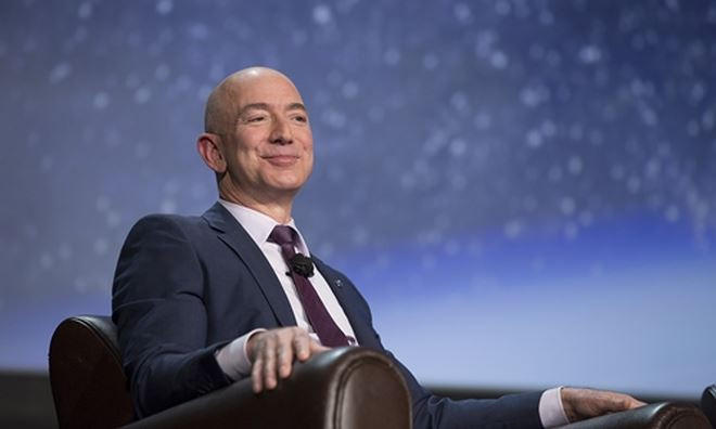 Mới đây, tài sản của tỷ phú Jeff Bezos đã chạm mốc cao kỷ lục 105,1 tỷ USD. Ảnh: Bloomberg.