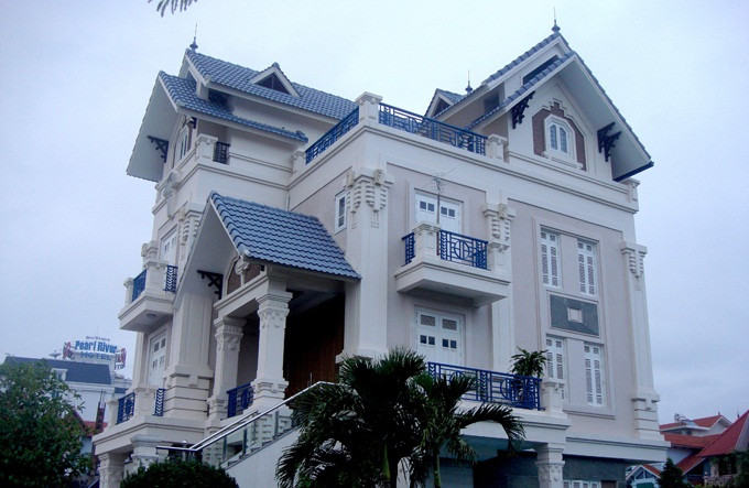 Biệt thự cổ điển châu Âu sở hữu tỷ lệ hình khối hài hòa, đảm bảo công năng sử dụng. Ảnh: Nhadepktv.
