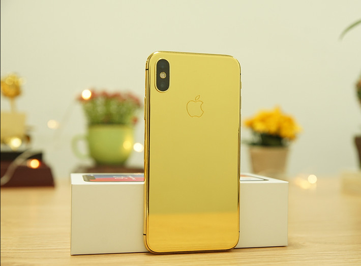 Điều này cũng khiến chi phí mạ vàng cho iPhone X khá cao từ 9 - 15 triệu đồng.