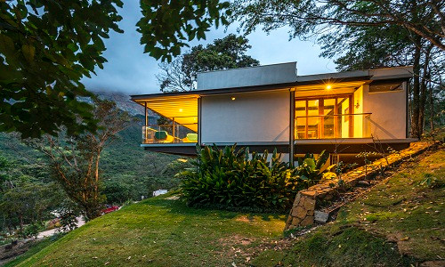 Biệt thự nghỉ dưỡng lung linh dưới ánh điện. Nguồn ảnh: Archdaily.