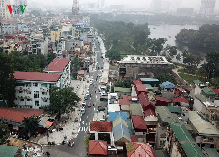 Đường Nguyễn Đình Chiểu nối Trần Nhân Tông với Đại Cồ Việt, giao cắt nhiều đoạn phố như Tô Hiến Thành, Tuệ Tĩnh.