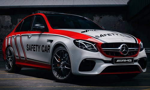 Mercedes-AMG E63 S 4MATIC+ là một trong những mẫu sedan mạnh mẽ nhất trên thế giới. Mới đây, mẫu xe này đã được ban tổ chức giải đua Liqui-Moly Bathurst 12-Hour của Úc lựa chọn là chiếc xe dẫn đường.