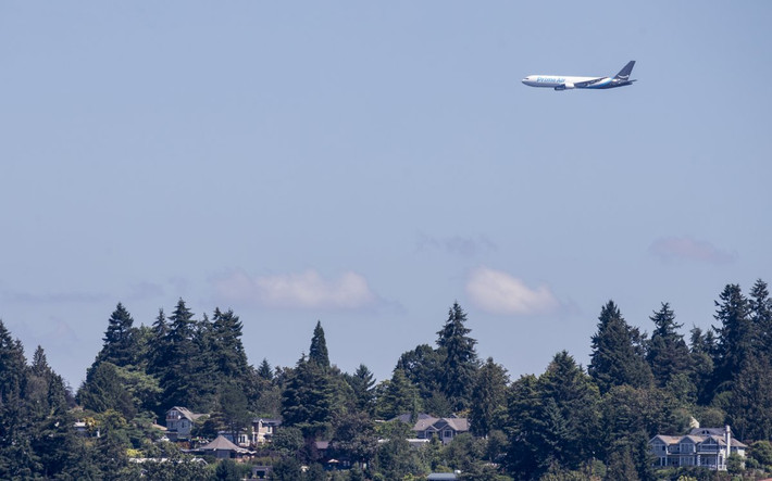Jeff Bezos sở hữu hai căn nhà rộng 5,3 mẫu Anh (hơn 21.000m2) tại Medina, Washington, khu phố với nhà của Bill Gates. Ảnh: BI.