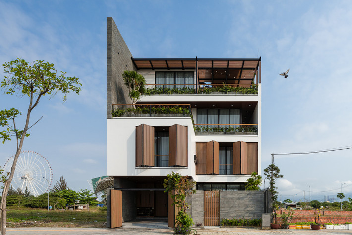 Trung Villa là căn biệt thự nằm trong khu vực yên tĩnh tại Khu đô thị Côn viên Châu Á (Asia Park Residence) ở Đà Nẵng.