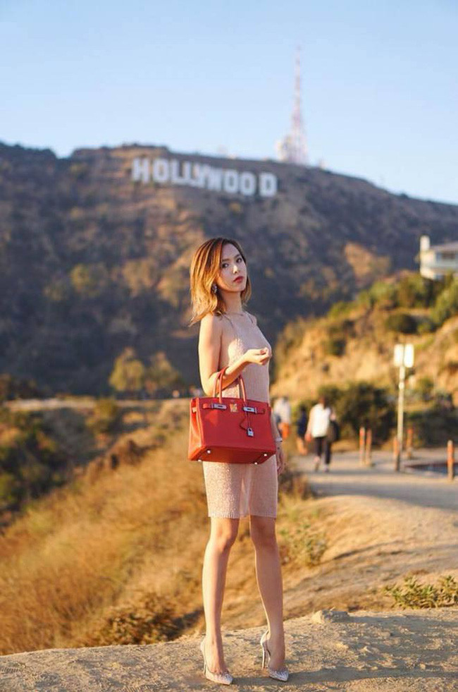 Trong hội con nhà giàu Việt Nam (Rich Kids of Vietnam), cô gái 9x Hà thành Lê Ngọc Phương Uyên là một cái tên khá mới. Sinh ra trong gia đình giàu có 15 tuổi, cô lên đường sang Mỹ du học. Ảnh: Thegioitre.
