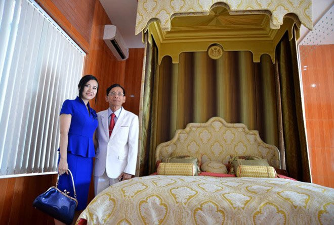 Nhiều năm trước, dư luận xôn xao trước thông tin đại gia Lê Ân chi tới 6 tỷ đồng để tậu chiếc giường được cho là đắt nhất thế giới. Ảnh: Vietnamnet.