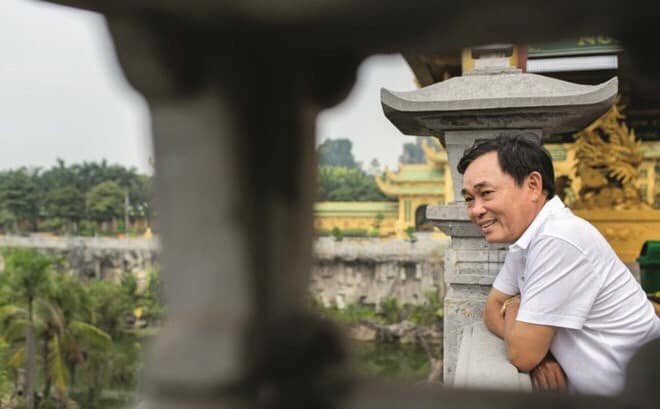 Cách đây ít ngày, trên trang facebook cá nhân của đại gia Huỳnh Uy Dũng (hay Dũng "lò vôi") có thông tin về việc ông sẽ rời khỏi thương trường và chỉ tập trung vào công việc thiện nguyện bằng cách bán những tài sản mình đã tạo dựng trong hơn 40 năm qua để giúp đời giúp người.