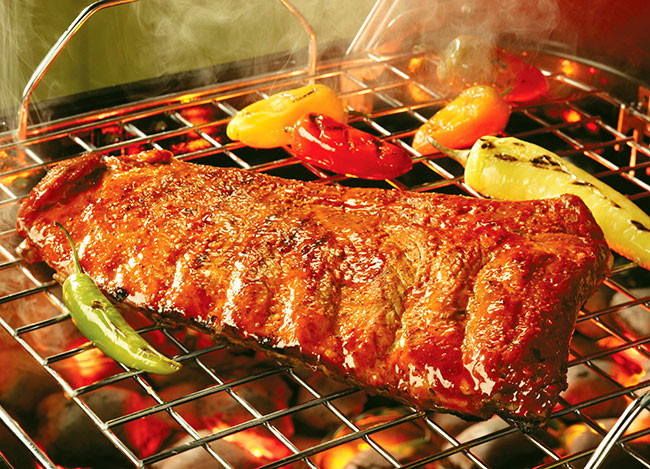 Bò gác treo thời xưa phải chọn bò tơ, nướng cả con trên than hồng, thịt vàng, da giòn sụm.