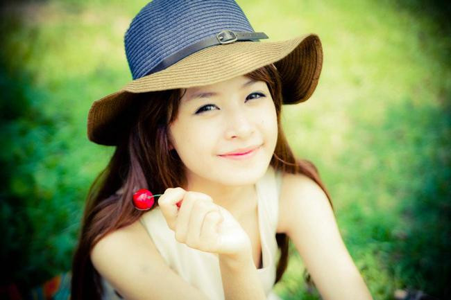 Là một trong những gương mặt nghệ sĩ 9x nổi tiếng, Chi Pu không chỉ khiến nhiều người ngưỡng mộ ở khả năng lấn sân sang nhiều lĩnh vực như ca hát, diễn viên, MC mà còn ở khả năng kiếm cát-xê "khủng" nhờ hoạt động nghệ thuật chăm chỉ. Hiện nữ diễn viên Chi Pu đang là gương mặt hot khi nhận được hàng loạt dự án phim mới, tham dự sự kiện, gameshow truyền hình. Ảnh: Ngoisao.
