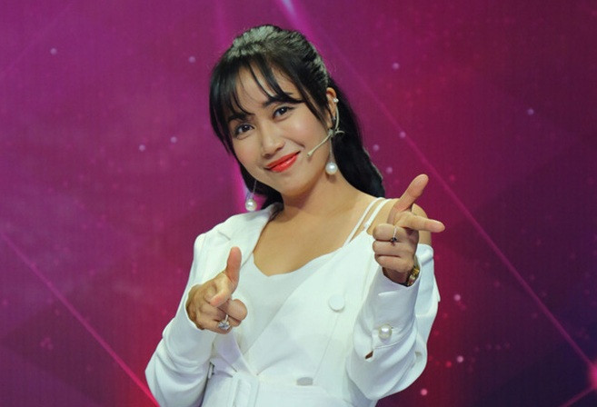 Ốc Thanh Vân được người hâm mộ biết đến khi hoạt động nghệ thuật ở vai trò diễn viên, MC. Hơn 10 năm hoạt động nghệ thuật, Ốc Thanh Vân đã có một vị trí nhất định trong làng giải trí và cuộc sống giàu có không thua kém bất kì ai.