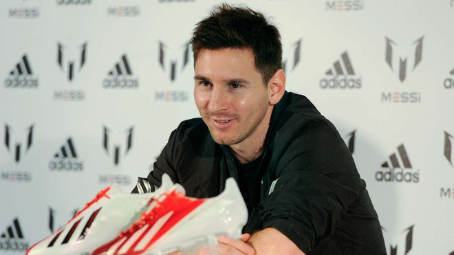 Ngoài mức lương từ CLB Barcelona, Messi nhận được rất nhiều hợp đồng quảng cáo từ các thương hiệu nổi tiếng như Adidas, Pepsi, Gillette và Turkish Airlines... Ảnh: Goal.