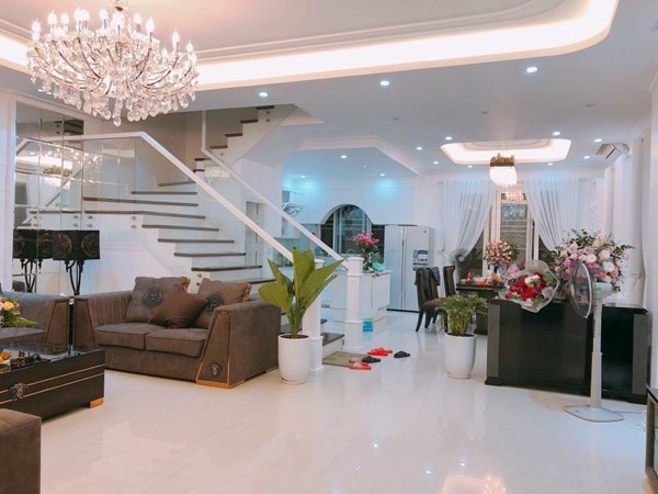 Ngoài ra, sắp tới anh cũng sẽ xây một building 10 tầng, mỗi tầng 20-30 phòng ở phía sau sân bay Tân Sơn Nhất, TP HCM. Ảnh: FBNV.