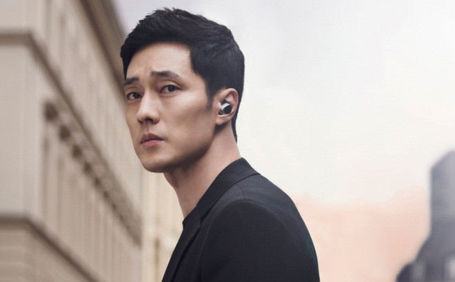 Đầu tháng 3 vừa qua, So Ji Sub đã quyên góp 300 triệu won (gần 6 tỷ đồng) cho tổ chức từ thiện Good Neighbors để phục vụ việc phòng chống dịch COVID-19.
