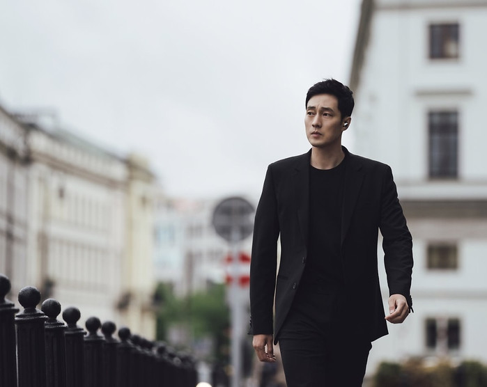 Tòa nhà này được So Ji Sub mua vào năm 2018 với giá 29,3 tỉ won (khoảng hơn 570 tỉ đồng). Toàn bộ khoản tiền mua tòa nhà được nam diễn viên thanh toán nhanh chóng chỉ trong vòng 4 tháng.