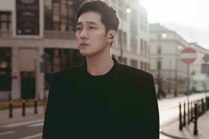 Cuối năm 2019, truyền thông Hàn Quốc đồng loạt đưa tin về việc So Ji Sub rao bán tòa nhà của mình với giá 31,7 tỉ won (khoảng hơn 617 tỉ đồng).
