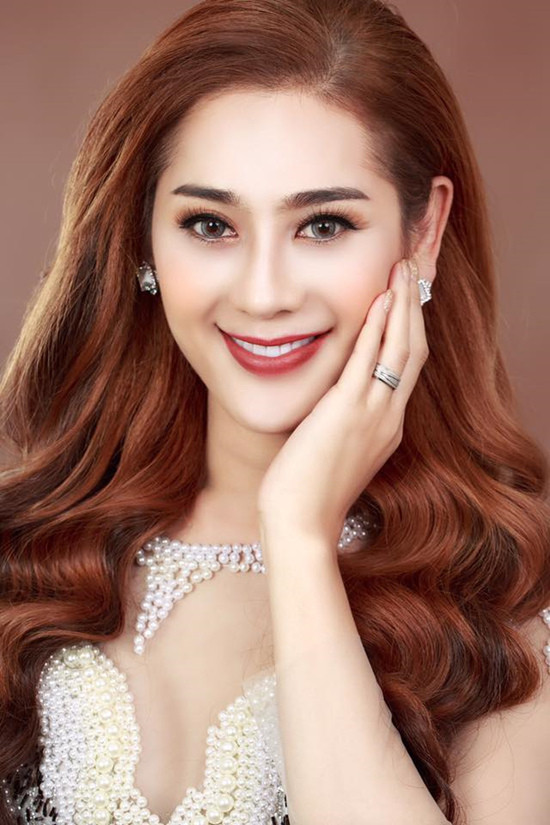 Lâm Khánh Chi là ca sĩ chuyển giới nổi tiếng trong làng giải trí Viêt. Chi phí phẫu thuật chuyển giới từ nam sang nữ như Lâm Khánh Chi tốn khoảng 20.000 USD (khoảng 450 triệu đồng).
