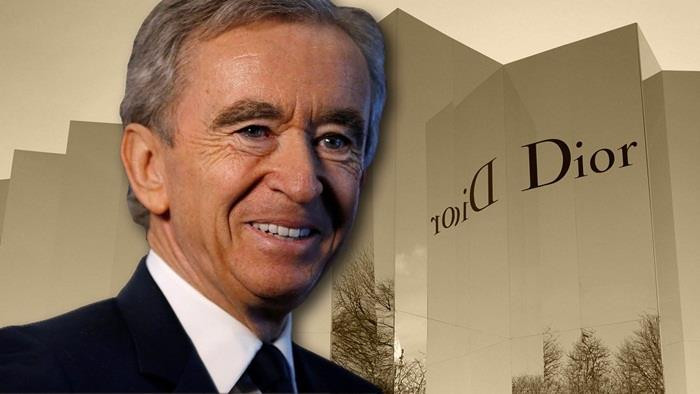 Vị trí thứ 3 thuộc về tỷ phú Bernard Arnault - người giàu nhất châu Âu, sở hữu tập đoàn thời trang xa xỉ LVMH - công ty mẹ của hàng loạt thương hiệu cao cấp như Louis Vuitton hay Dior. Bernard Arnault và gia đình đang nắm khối tài sản 76 tỷ USD. Ảnh Financial Times.