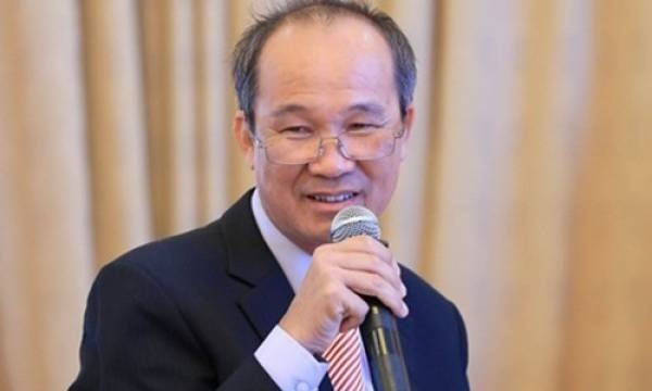 Như vậy, dù hiện mới khoảng 13 tuổi và là một nhân vật bí ẩn, nhưng cậu bé này đã có thể sở hữu khối tài sản lên đến hàng nghìn tỷ đồng trong tương lai từ cha mình.