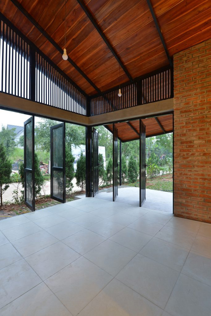 Nhờ đó, căn nhà mang diện mạo hoàn toàn khác biệt với công trình xung quanh.