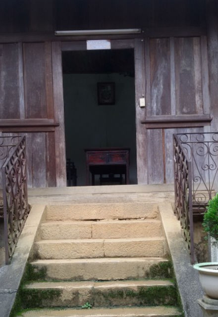 Phòng làm việc và tiếp khách của Vua Mèo Vương Đức Chính.