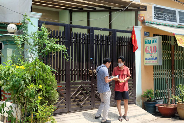 1.Cháu giết chú ruột dã man rồi tự sát. Ngày 3/3, dư luận TP HCM xôn xao về vụ việc cháu giết chú ruột dã man rồi tự sát xảy ra tại căn nhà ở hẻm 172 đường An Dương Vương, phường 16, quận 8. Sau khi phát hiện em trai Lâm Kim La treo cổ tự tử, vợ chồng ông S. nghi ngờ cái chết của em trai có liên quan đến sự mất tích của người chú là Lâm Chấn Lương suốt từ ngày 26/2 đến nay. Công an đã khám xét toàn bộ căn nhà. Khi khám đến căn phòng ngủ của La tại tầng trệt, mọi người bàng hoàng phát hiện thi thể ông Lương được giấu trong nhiều thùng cacton và túi nylon.