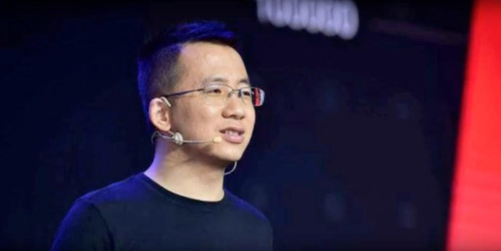 Công việc này giúp Zhang học được kỹ năng bán hàng - yếu tố quan trọng trong sự thành công của ByteDance sau này. Ông cũng từng làm việc tại Microsoft trước khi thành lập ByteDance. Ảnh: YouTube