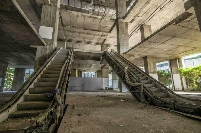 Người dân địa phương cho biết, nhiều người từ hồi đó cũng tìm đến Sathorn Unique để kết liễu cuộc đời khiến nơi đây dần trở thành "thiên đường chết chóc" đáng sợ. Ảnh: SCMP