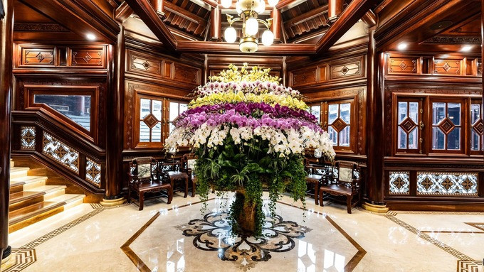 Nội thất trong nhà cho thấy sự đầu tư của gia chủ, toát lên sự đắt đỏ. Ảnh: FBNV