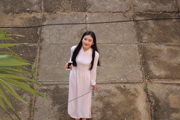 Dù được sinh ra trong gia đình khá giả nhưng Ý Nhi luôn tự lập và mong muốn bản thân tự đi trên đôi chân của mình. Ảnh: Tiền phong