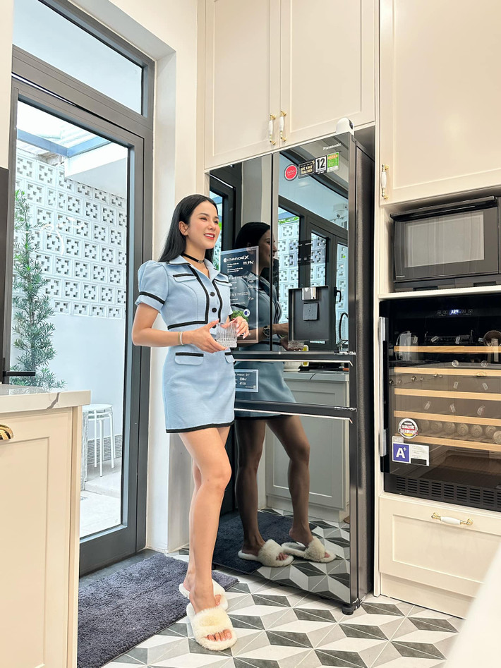 Trong bếp, Diệp Lâm Anh đầu tư nhiều thiết bị hiện đại.