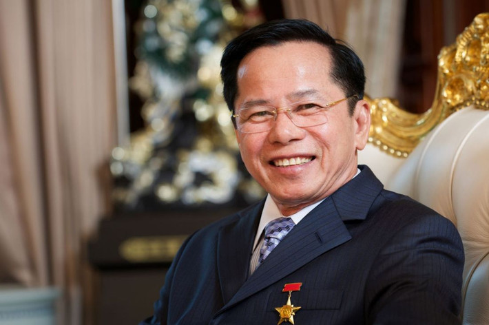 Theo Forbes, từ năm 2018, vợ chồng đại gia Lê Văn Kiểm đã đóng góp 11 triệu USD (gần 255 tỷ đồng) cho các hoạt động từ thiện ở Lào và Việt Nam. Ảnh: Cafeland