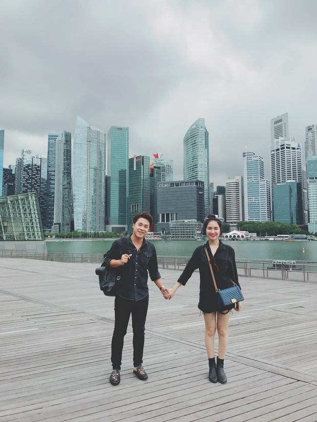 Khi yêu nhau, cả hai cùng nhau đi du lịch tại những địa điểm nổi tiếng trên thế giới. Ảnh: FBNV