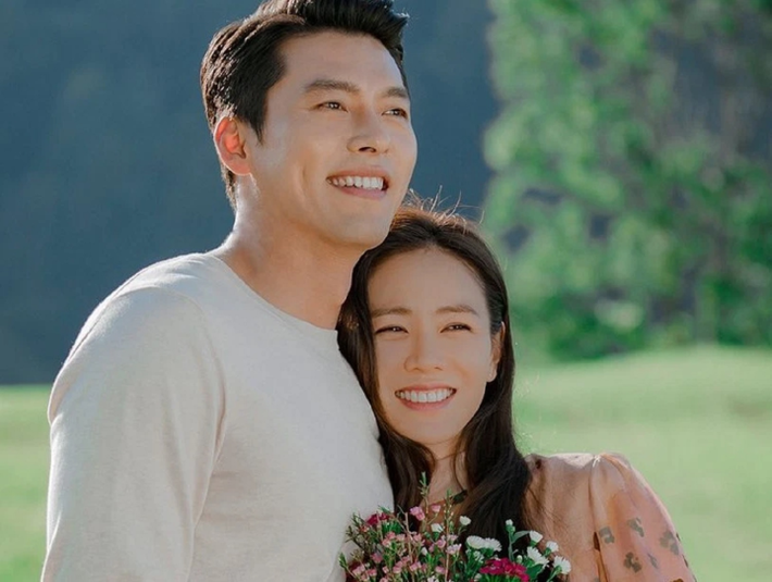 Mới đây, làng giải trí châu Á chấn động trước thông tin Huyn Bin và Son Ye Jin thông báo kết hôn sau hơn một năm công khai hẹn hò.