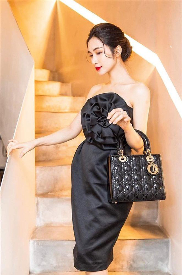 Hòa Minzy cũng là một tay chơi hàng hiệu của showbiz Việt khi sở hữu nhiều mẫu túi đắt đỏ đến từ các thương hiệu nổi tiếng như Dior, Chanel...Ảnh: FBNV