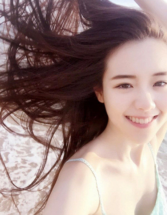 Ngay sau đó, Tân Hoa khôi ĐH ở Đài Loan trở nên nổi tiếng không chỉ trên cộng đồng mạng trong nước mà còn ở Nhật Bản.