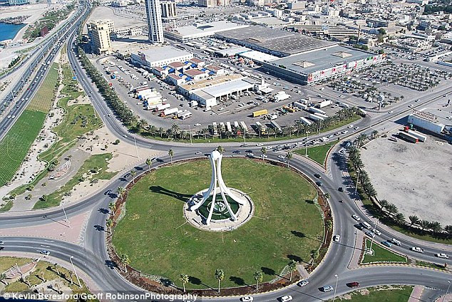 Vòng xuyến ngọc trai ở Manama, Bahrain.