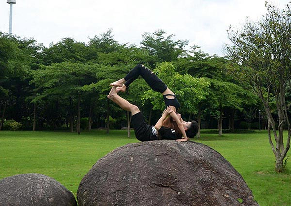 Bộ ảnh "Yêu nhau nơi công cộng" đã thu hút được sự quan tâm rất lớn từ các cư dân mạng Trung Quốc.